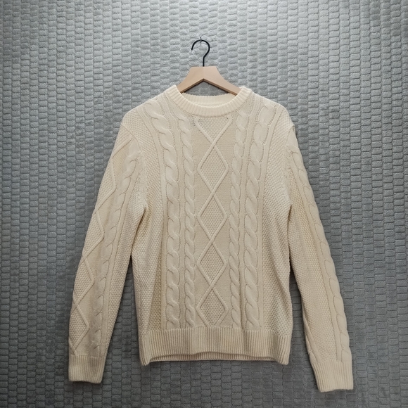 Abercrombie & Fitch Sweaters - Abercrombie & Fitch Beige Cable Knit Sweater